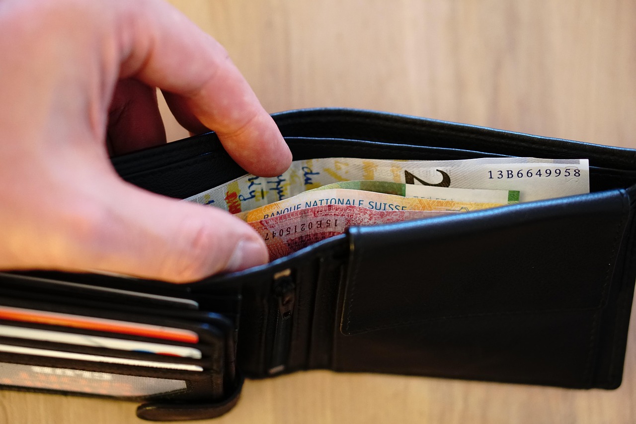 Estagiário assina carteira: o que diz a legislação brasileira
