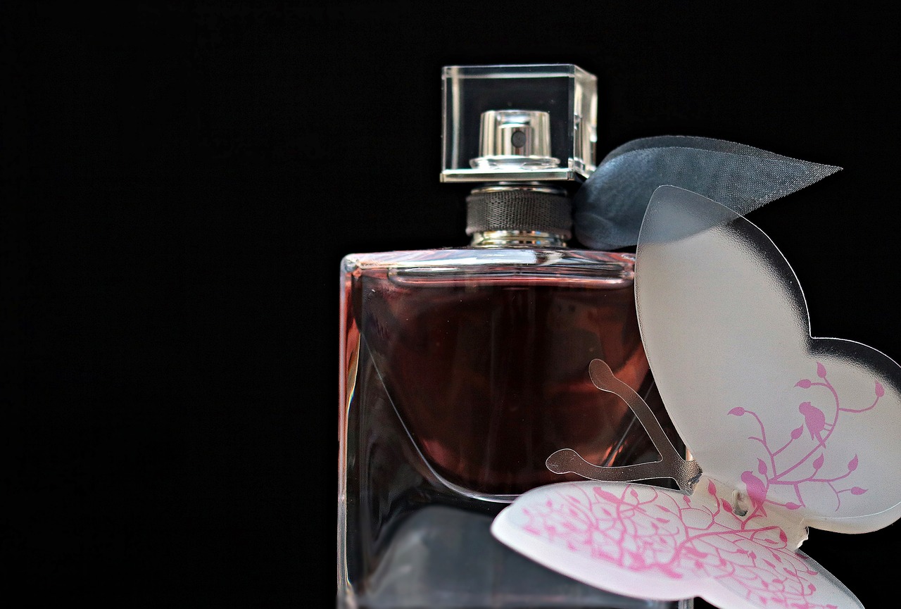 Frases para propaganda de perfumes importados que vendem luxo e exclusividade