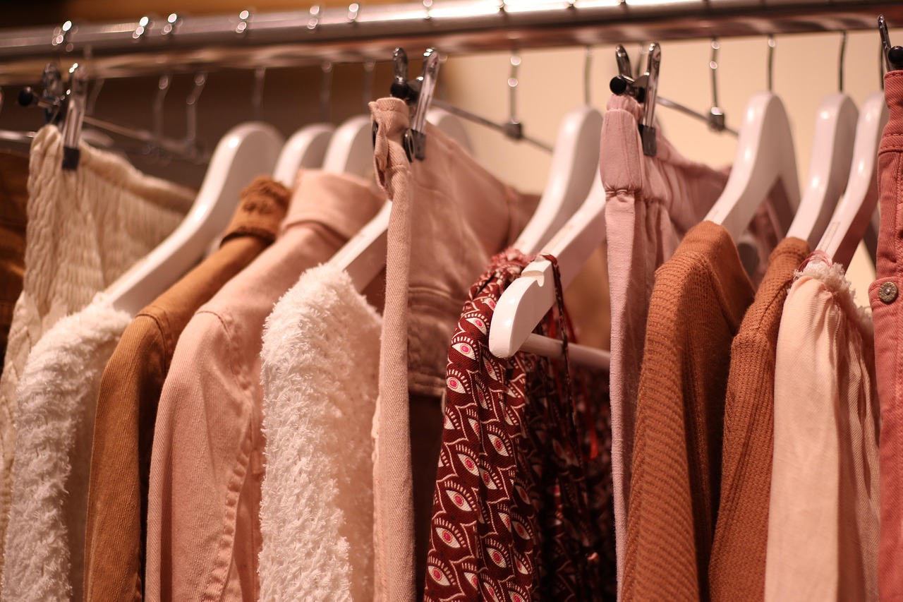 Loja de roupas: veja o material necessário para montar a sua