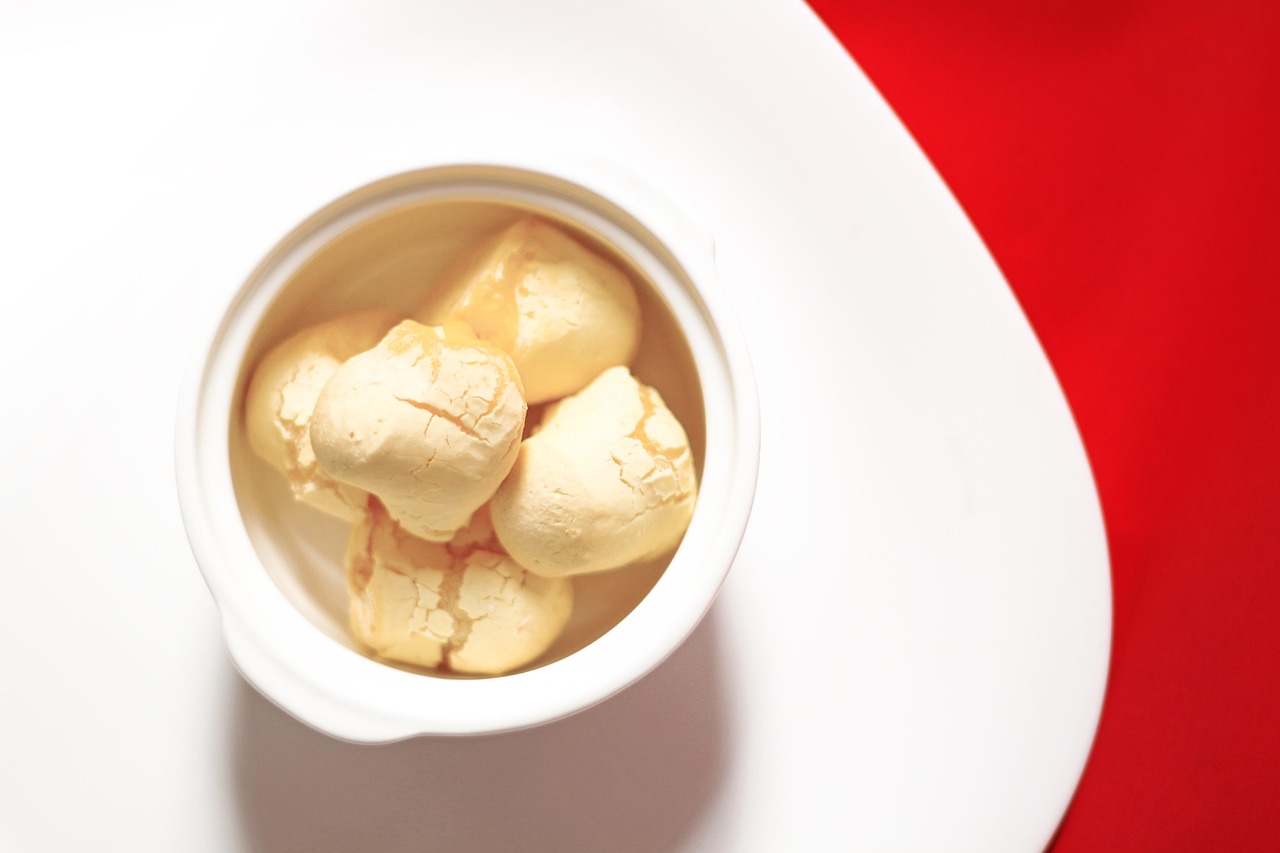 Pão de queijo recheado para vender: receita fácil e que dá lucro