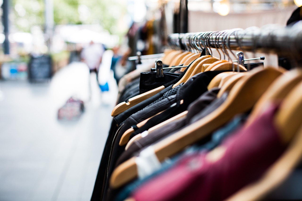 Roupas direto da fonte: Onde comprar de fábricas em Fortaleza