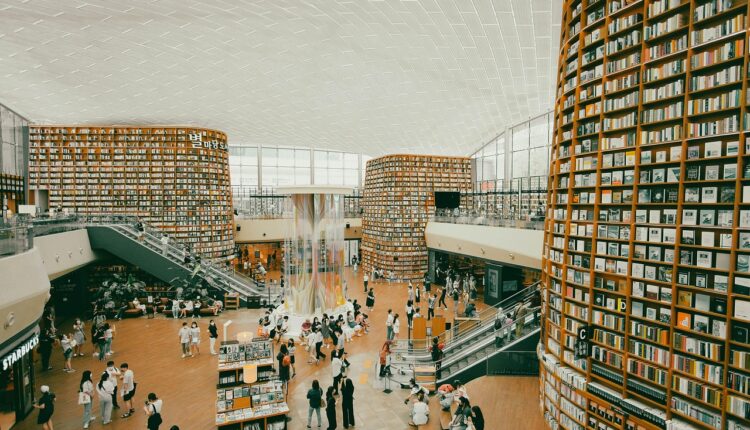 54 nomes criativos para livraria que encantam leitores logo na fachada