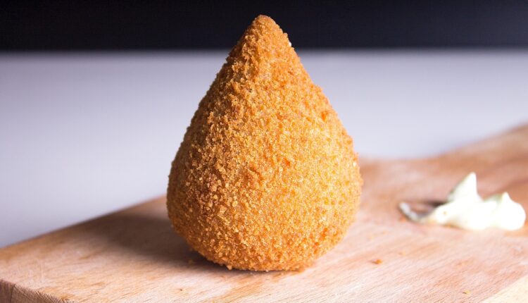 Propaganda de coxinha: 17 frases irresistíveis para divulgar e vender mais