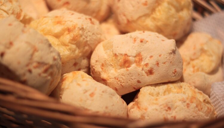 Pão de queijo: As 6 marcas mais conhecidas no Brasil