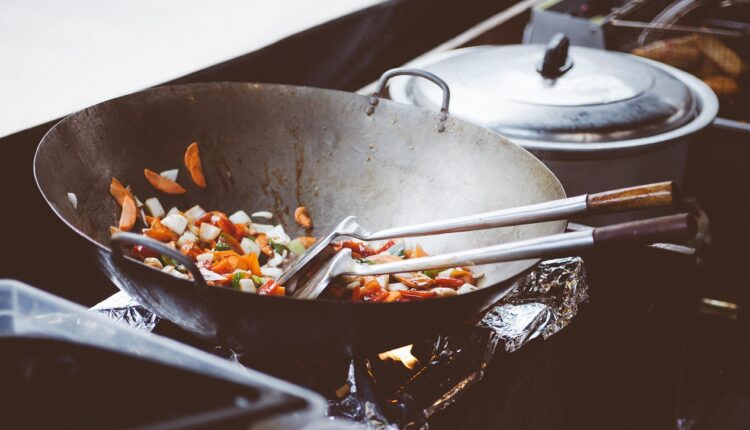 Quanto cobrar para cozinhar em domicílio? Veja valores e dicas