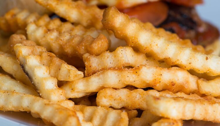 Preço da porção de batata frita: Quanto cobrar para ter lucro na venda