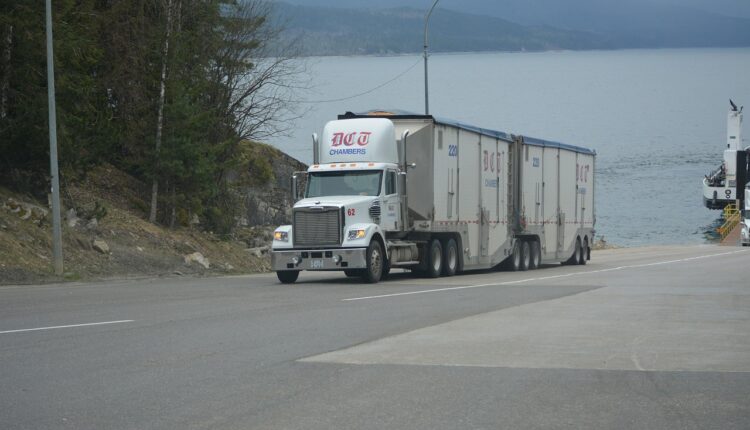 MEI caminhoneiro: como funciona e quanto pode faturar