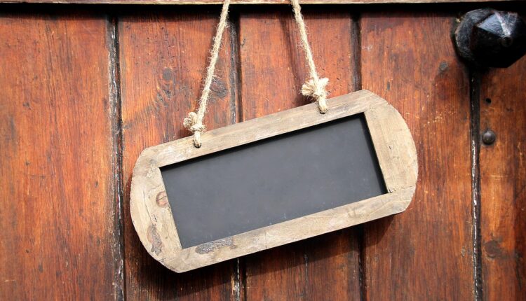 Não vendo fiado: frases criativas para colocar no seu comércio