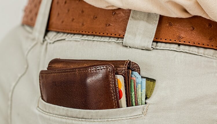 Estágio assina carteira? Entenda as regras da CLT